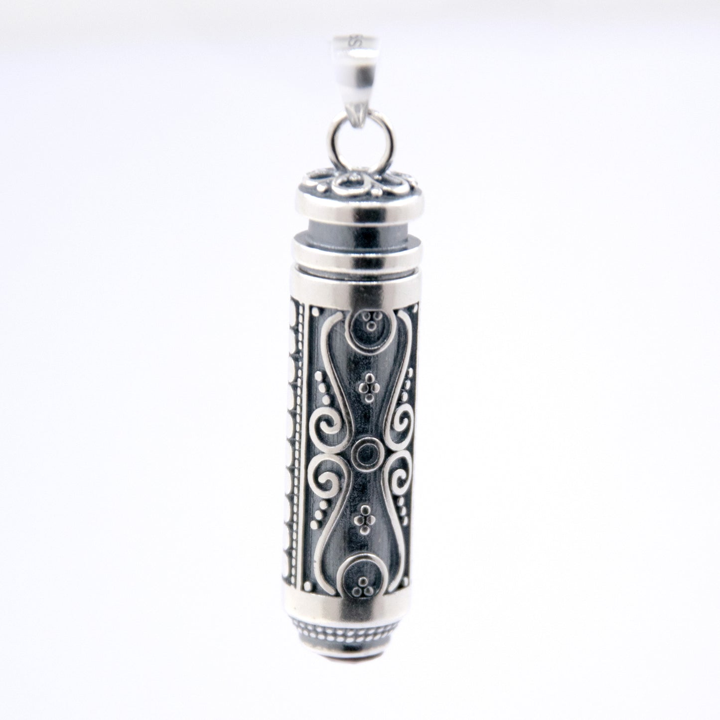 Colgante Urna Plata de Ley Labrada oscura REF1890