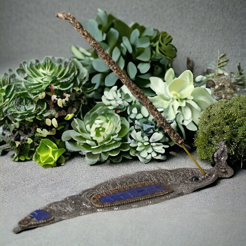 QUEMADOR INCIENSO METAL LABRADO HOJA 22X5CM - DOS PIEDRAS AZUL