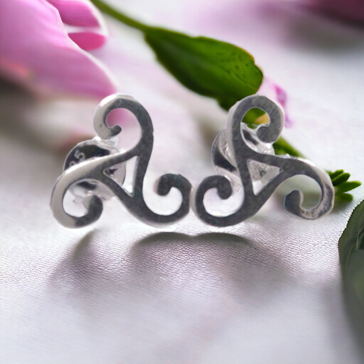 Pendientes Plata de Ley 925  SIMBOLO CELTA REF 200
