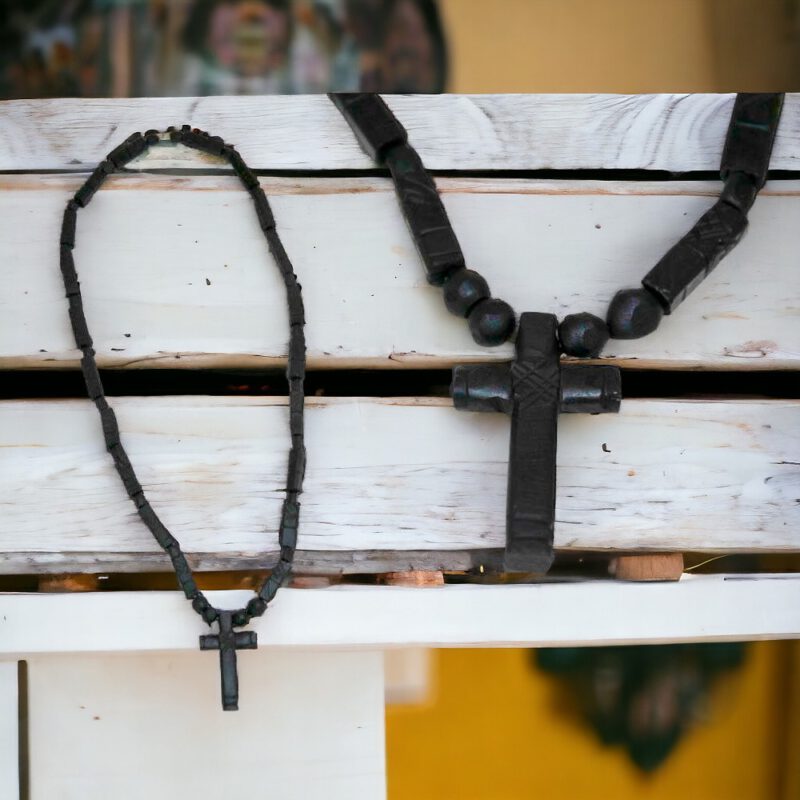 COLLAR CRUZ AZABACHE