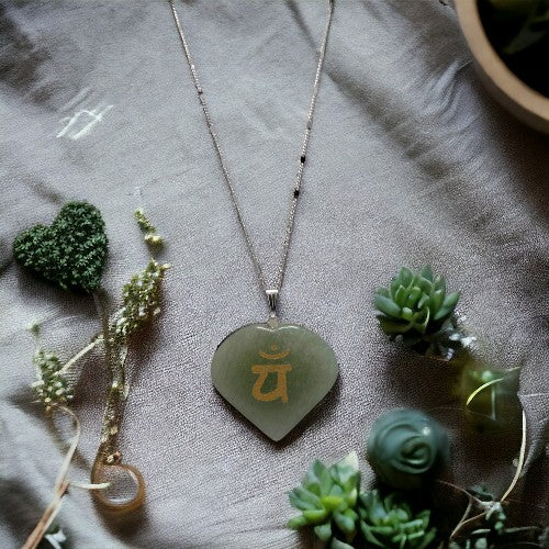 SET 7 COLGANTE CORAZÓN MINERAL CHAKRAS GRABADO 890