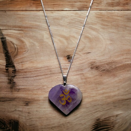 SET 7 COLGANTE CORAZÓN MINERAL CHAKRAS GRABADO 890
