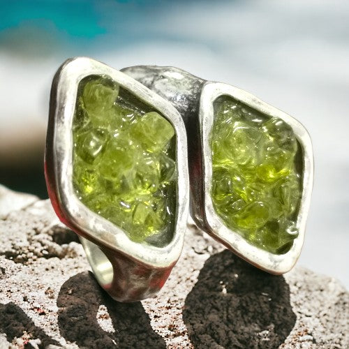 Anillo Zamak con OLIVINA Doble Rombo REF 7