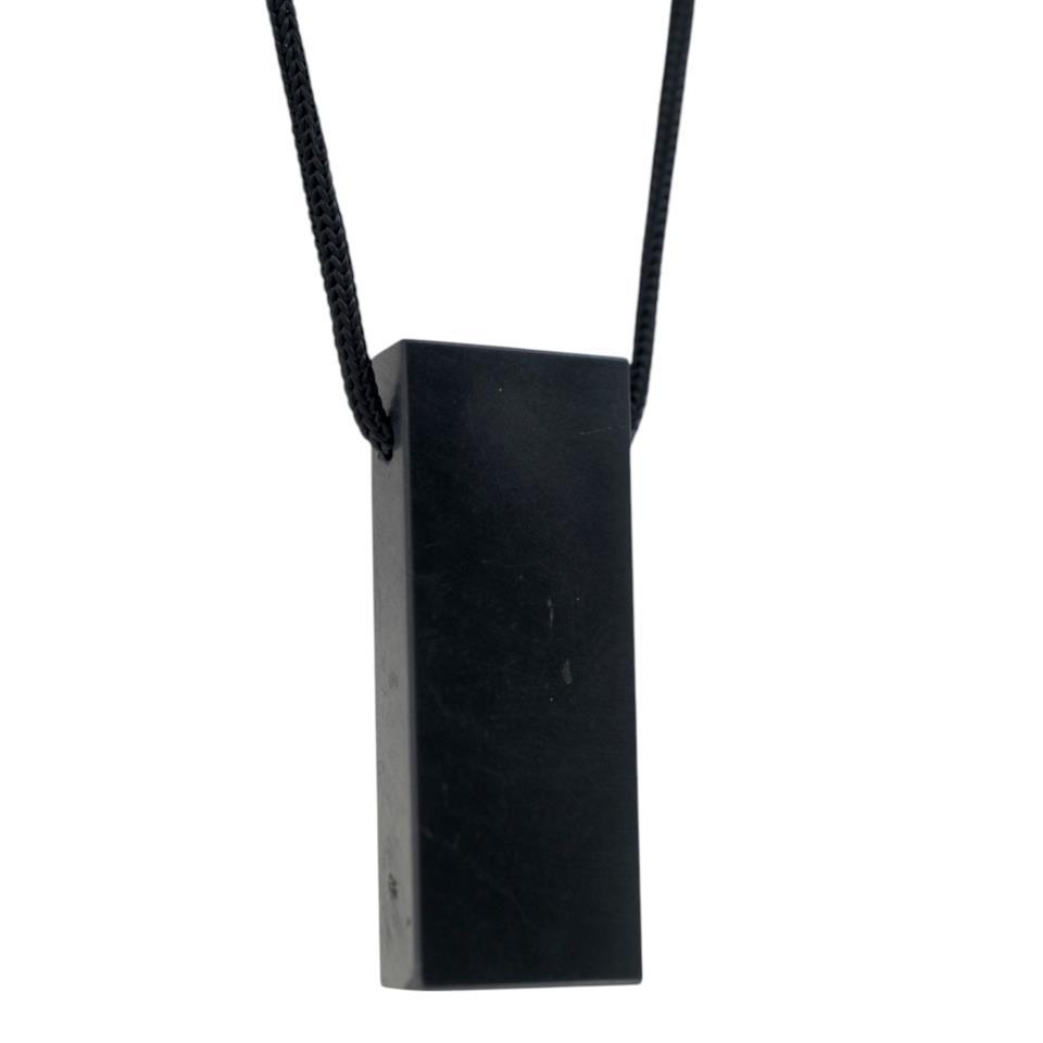 Colgante Rectangular de Shunguit Ref. 6