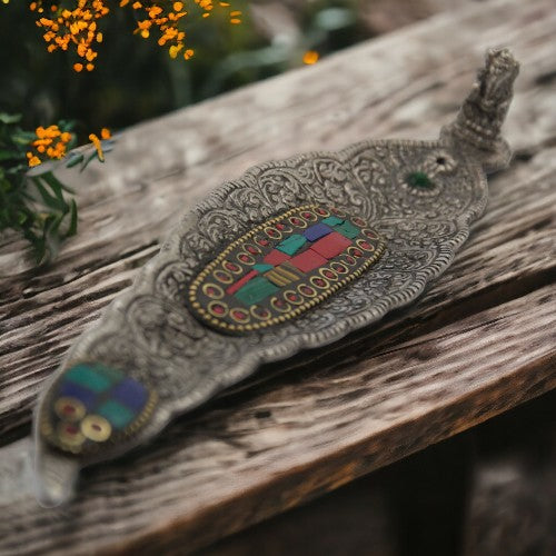 QUEMADOR INCIENSO METAL LABRADO HOJA 22X5CM - DOS PIEDRAS MULTICOLOR